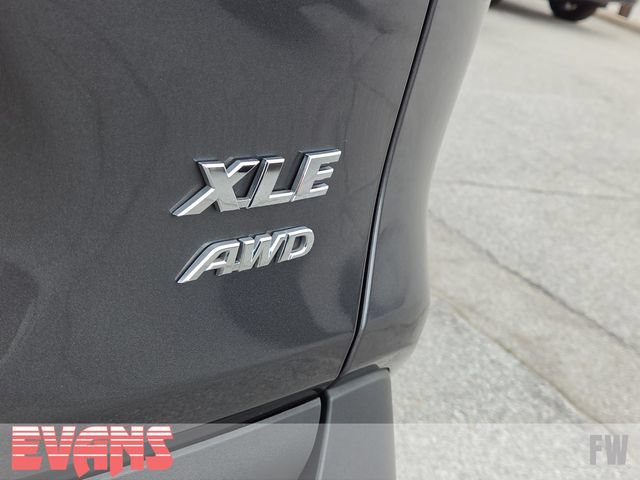 Used 2023 Toyota RAV4 XLE AWD/4WD image 3