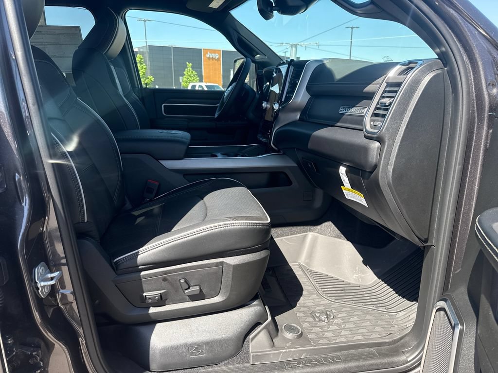 New 2026 RAM 2500 Laramie w/ Night Edition AWD/4WD image 32