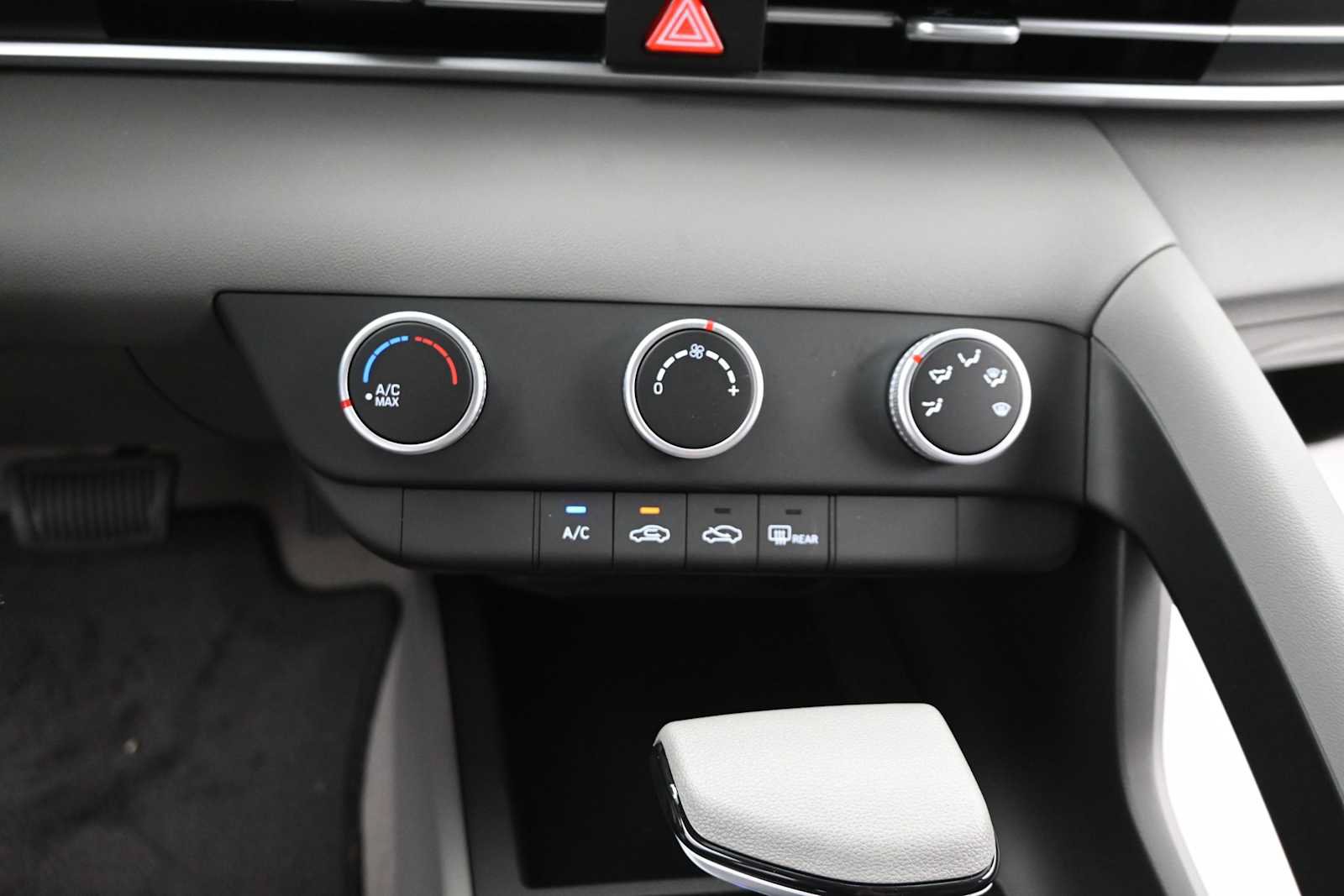 New 2026 Hyundai Elantra SE FWD image 20