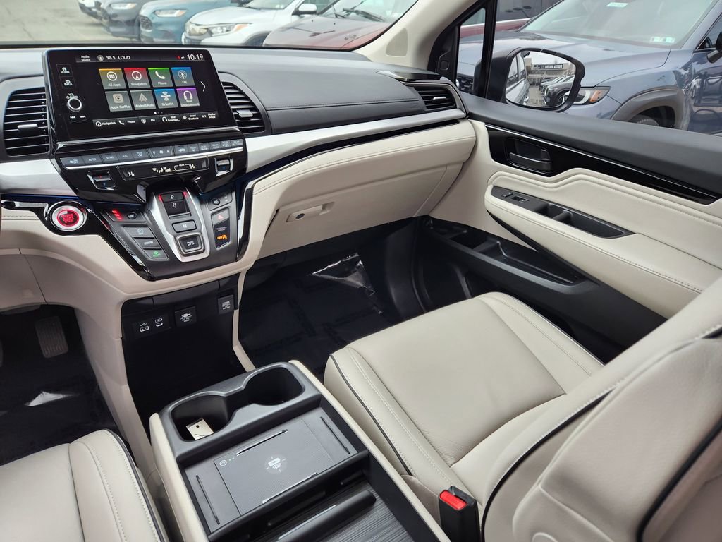 Used 2025 Honda Odyssey Touring image 14