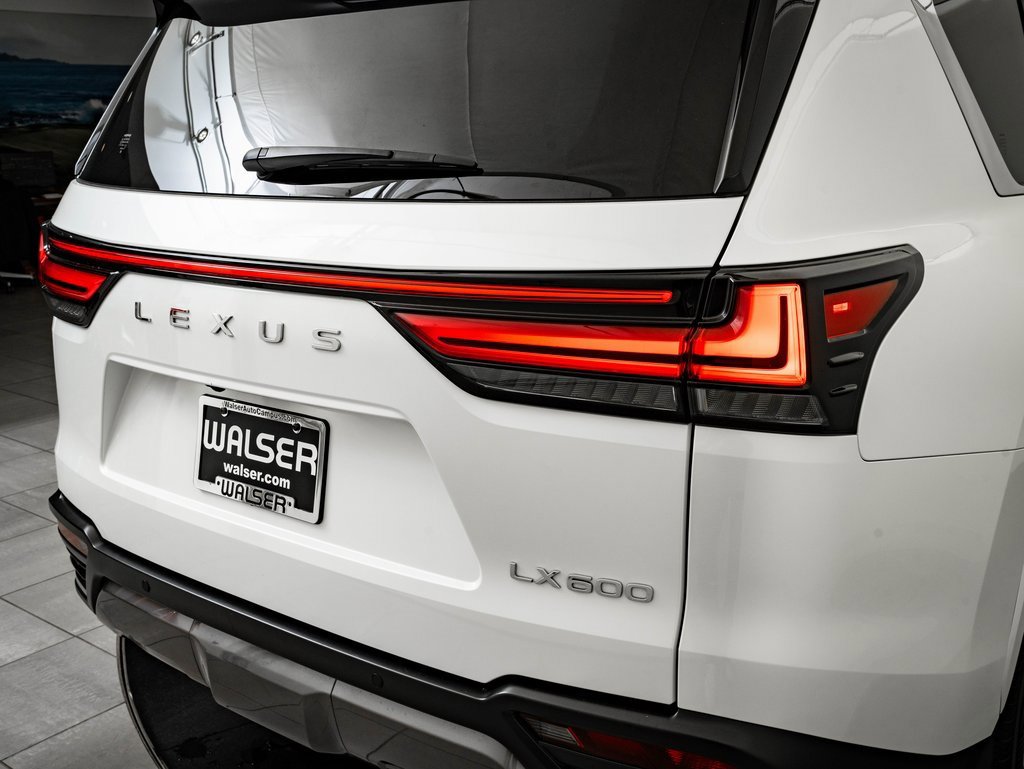 Used 2024 Lexus LX 600 4WD w/ Interior Upgrade Package image 9