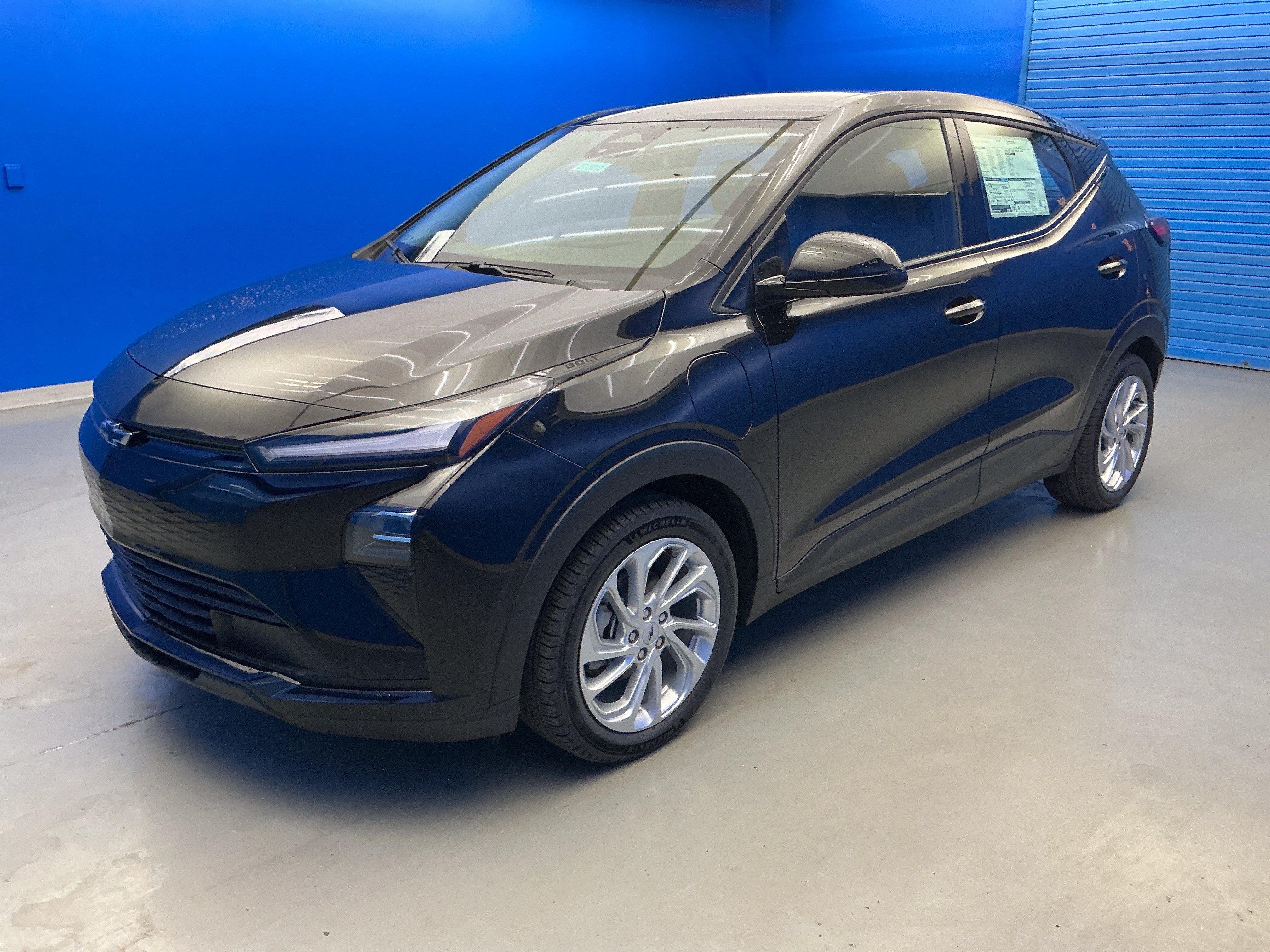 New 2027 Chevrolet Bolt LT w/ Comfort Package FWD image 4