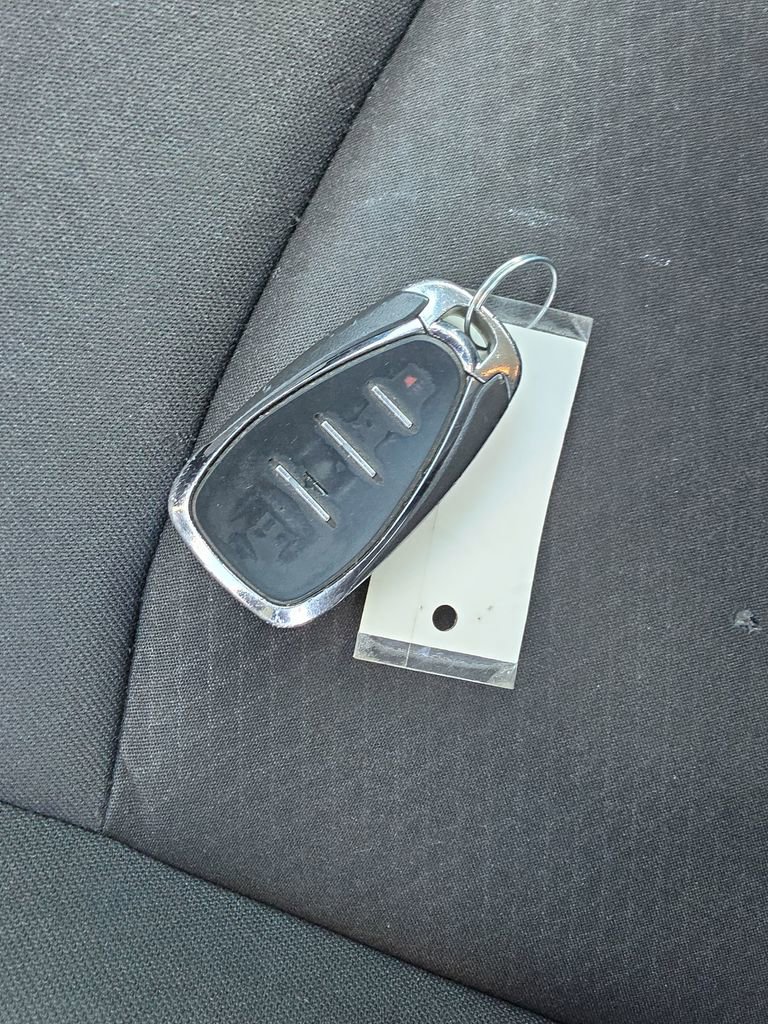 Used 2022 Chevrolet Malibu LT FWD image 32