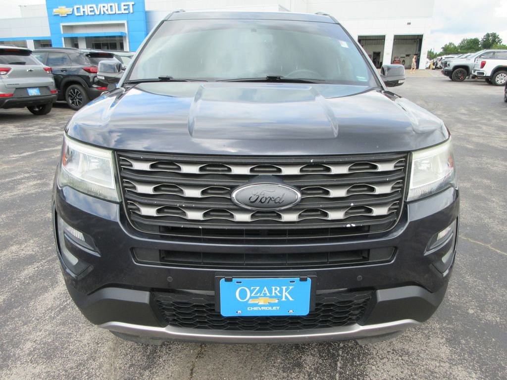 Used 2017 Ford Explorer XLT w/ Equipment Group 202A FWD image 8