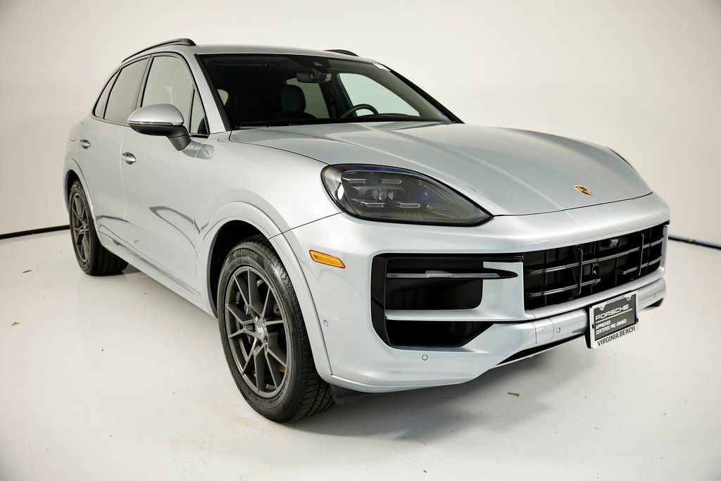 Certified 2025 Porsche Cayenne AWD/4WD image 9