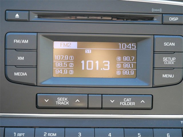 Used 2017 Hyundai Elantra SE image 18