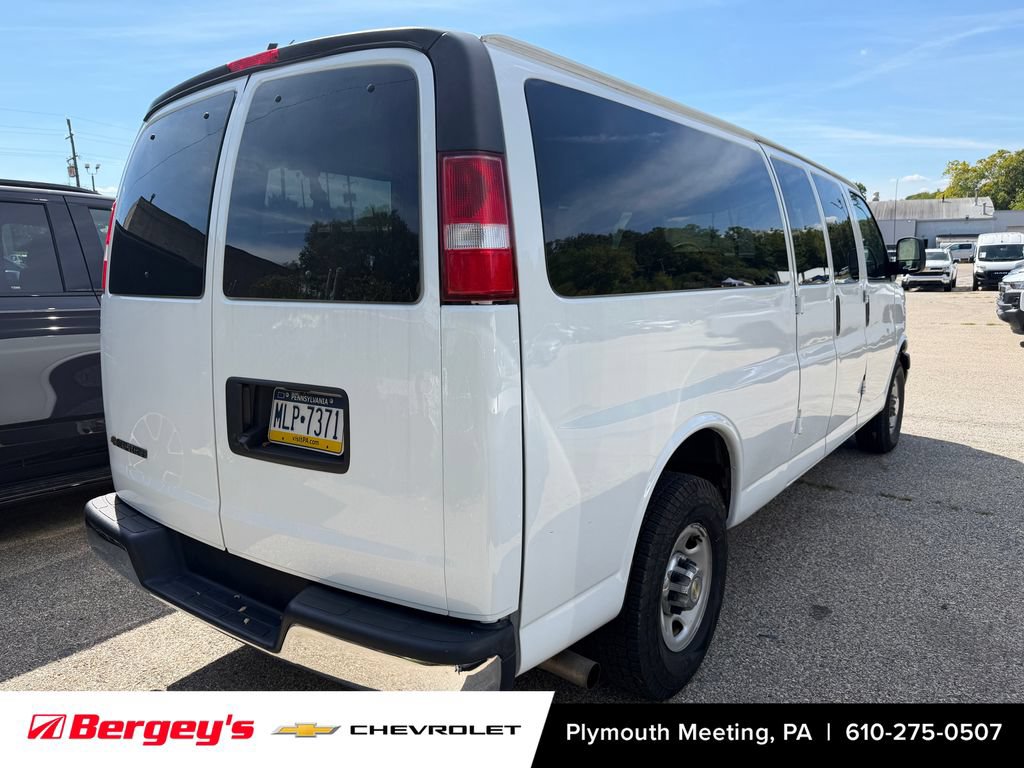 Used 2024 Chevrolet Express 3500 LT w/ LT Preferred Equipment Group RWD image 2