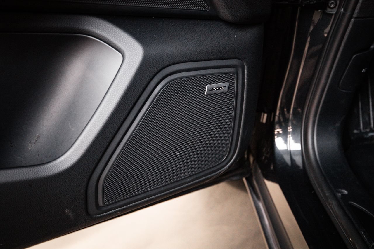 Certified 2022 Porsche Macan AWD/4WD image 21