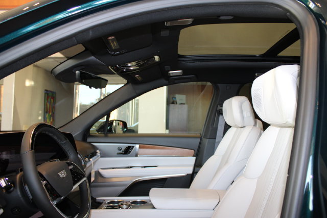 New 2027 Cadillac Vistiq Luxury AWD/4WD image 5