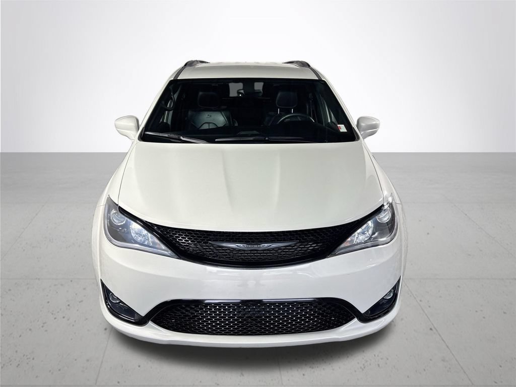 Used 2019 Chrysler Pacifica Touring-L FWD image 3
