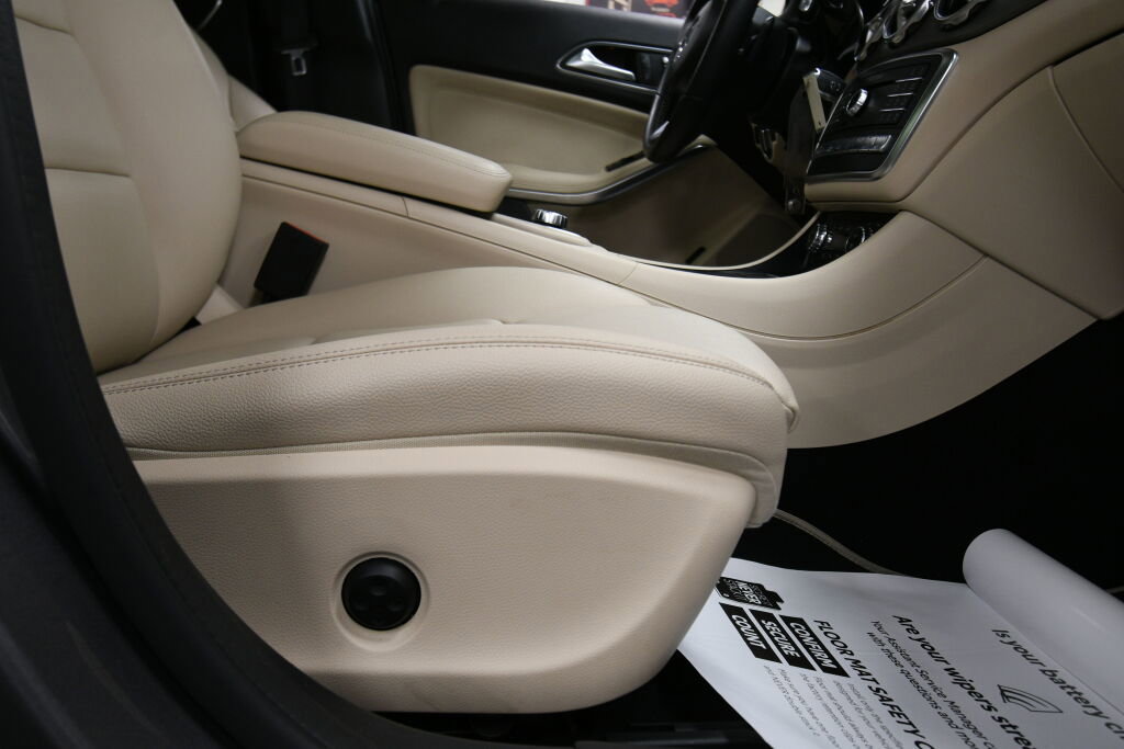 Used 2019 Mercedes-Benz GLA 250 4MATIC image 28