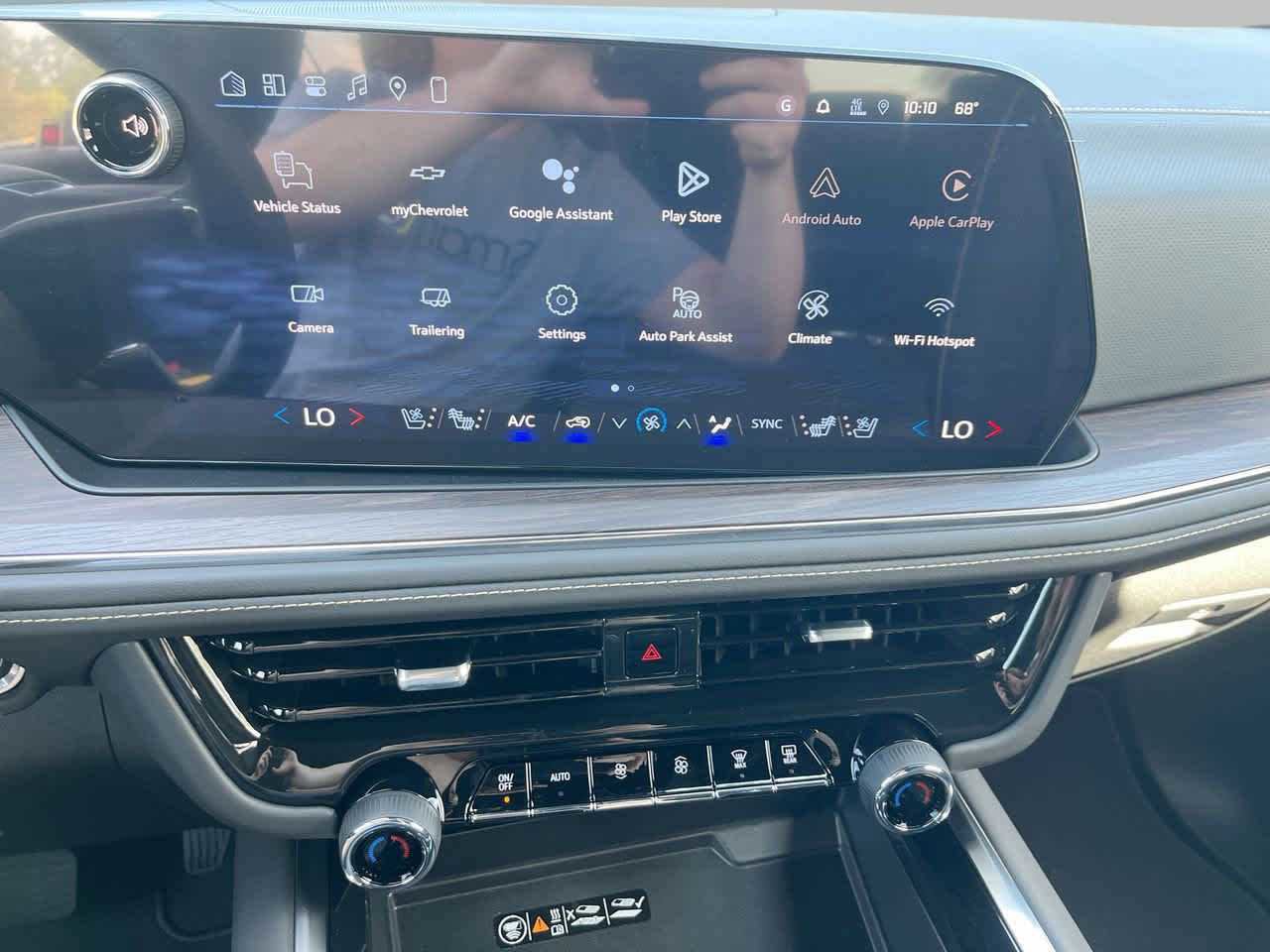 New 2026 Chevrolet Suburban Premier w/ Sun And Tow Package image 22