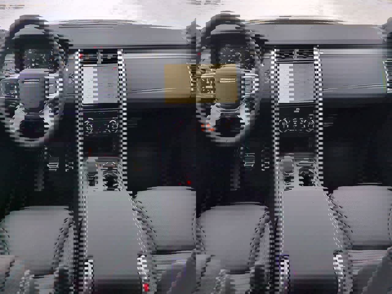 New 2026 Land Rover Discovery Dynamic SE image 15