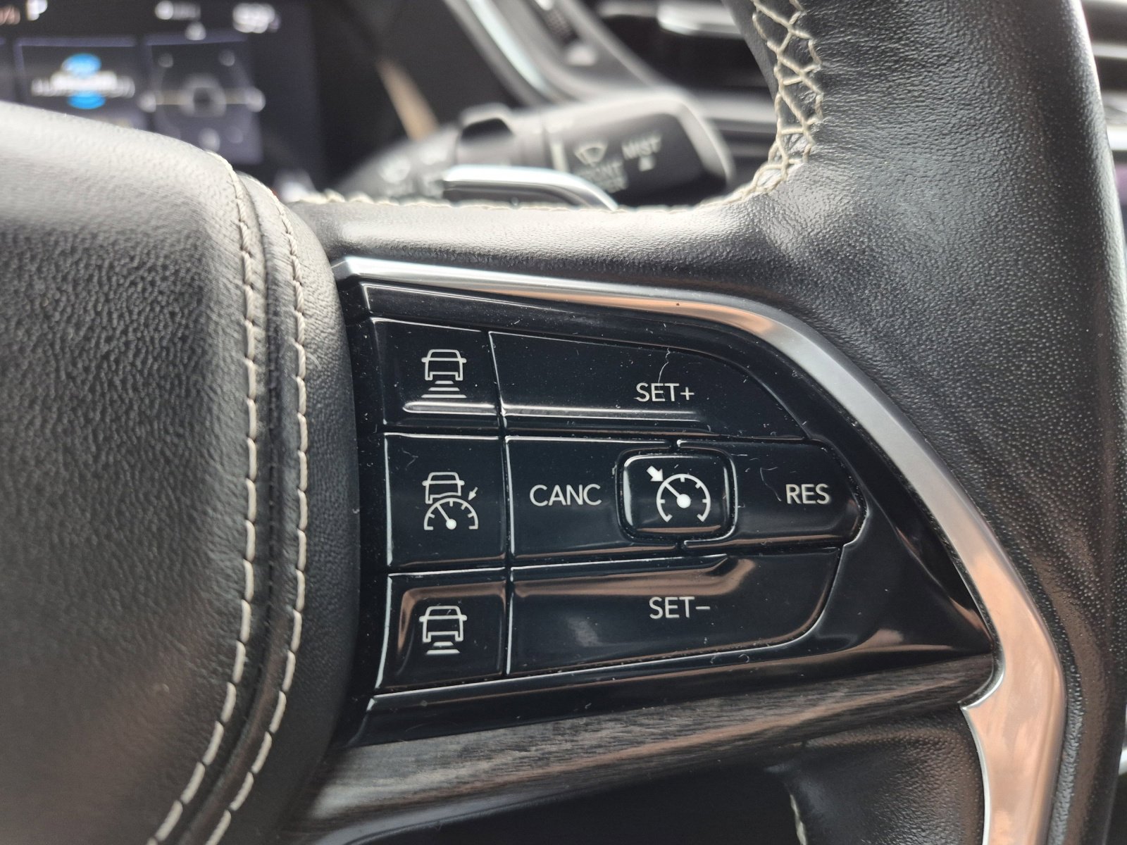 Used 2022 Jeep Grand Cherokee L Overland w/ Luxury Tech Group IV image 29