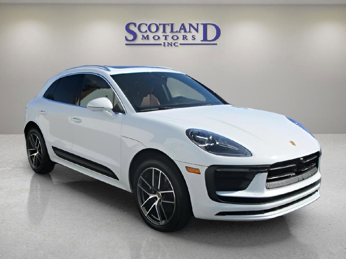 Used 2023 Porsche Macan AWD/4WD image 5