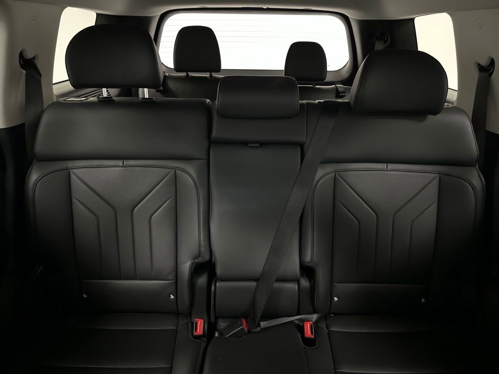 Used 2025 Hyundai Santa Fe SEL image 16