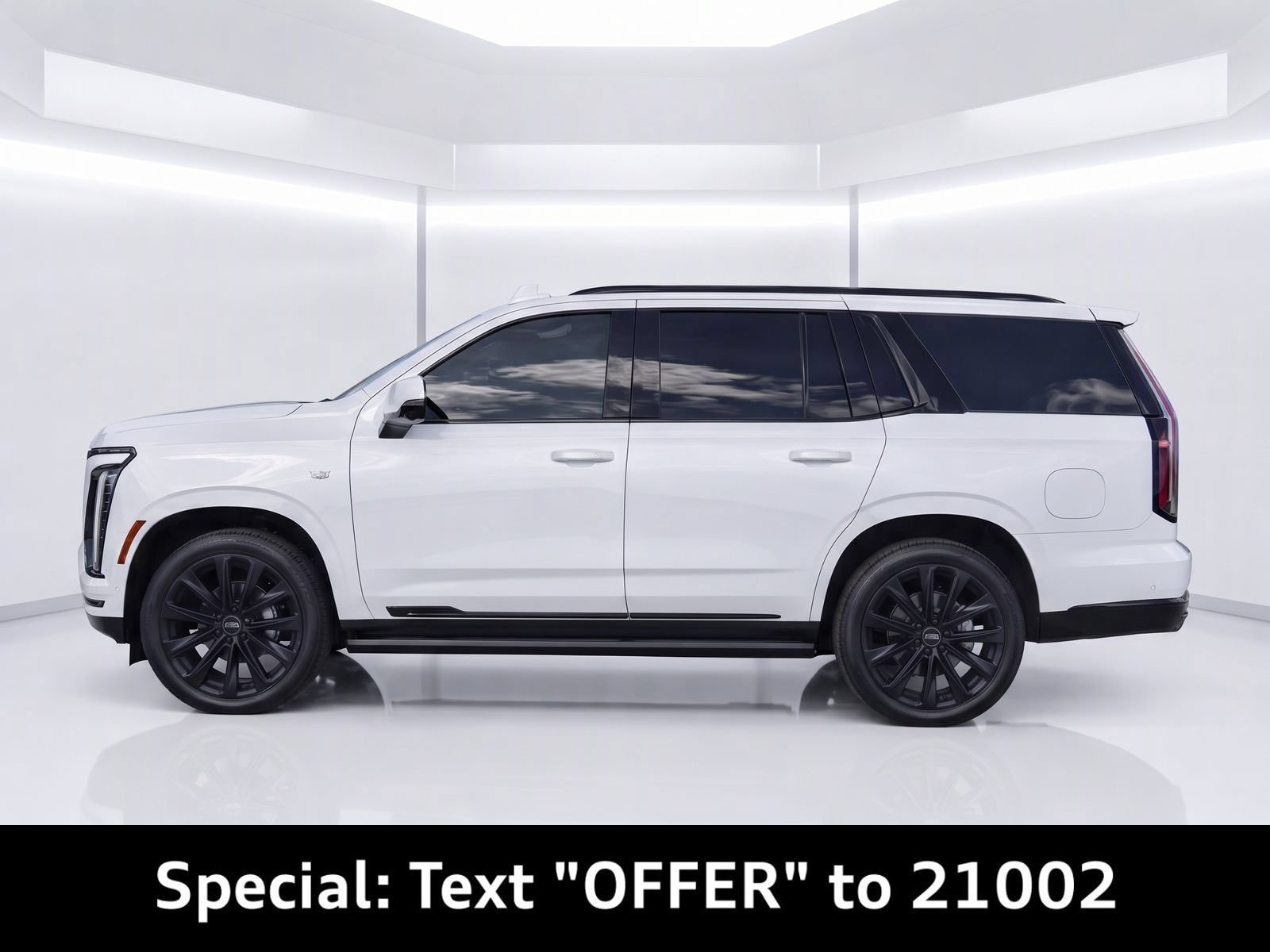 Used 2025 Cadillac Escalade Sport Platinum w/ LPO, ONYX Package AWD/4WD image 2