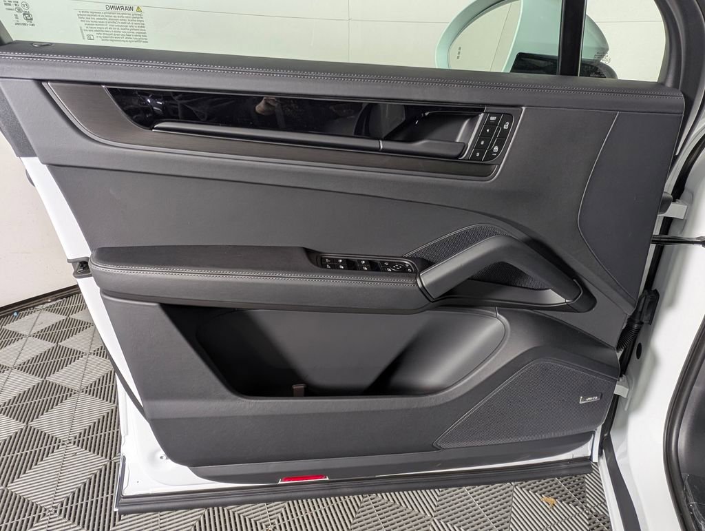 New 2026 Porsche Cayenne GTS image 25