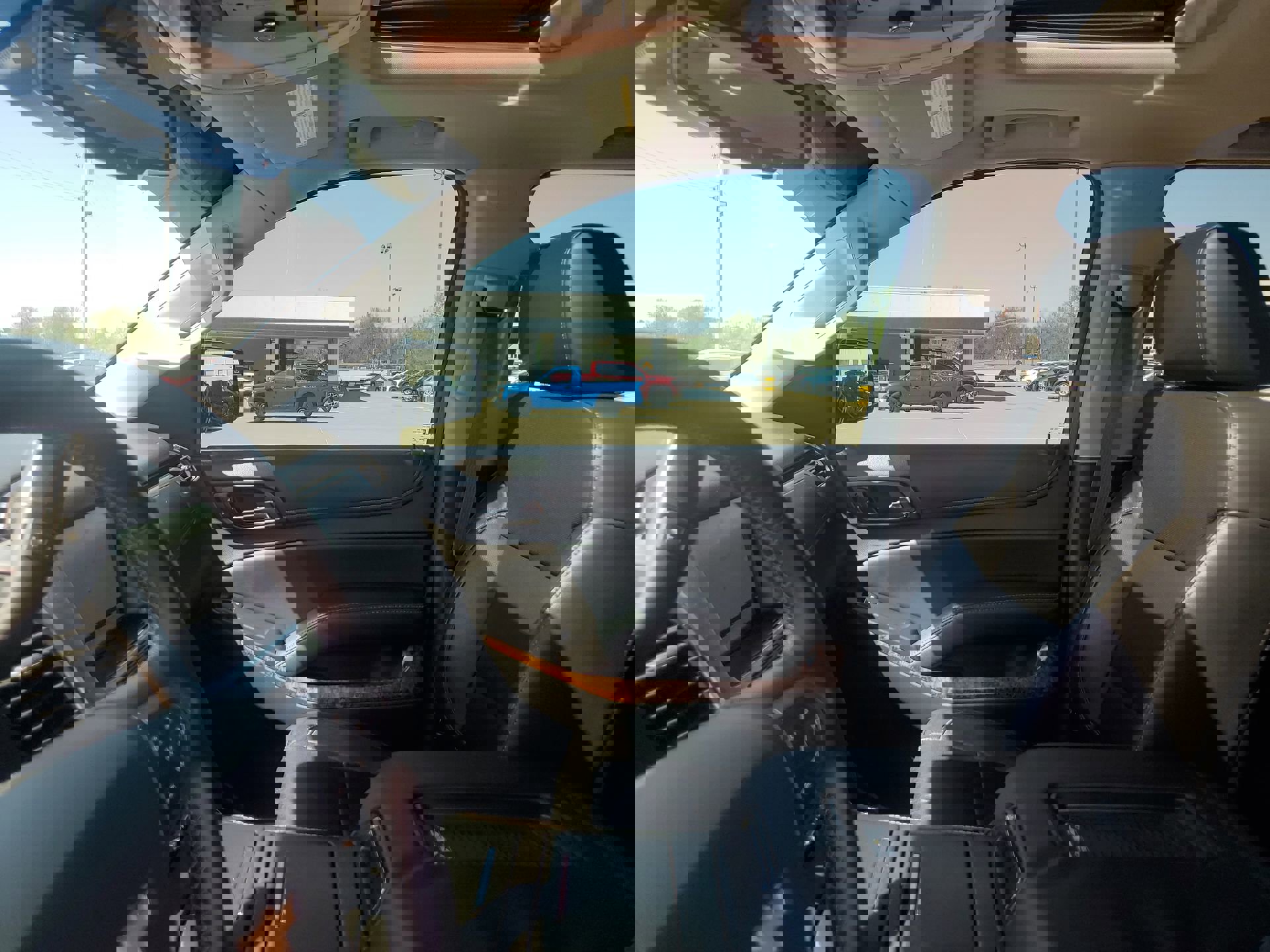 Used 2015 Chevrolet Suburban LTZ AWD/4WD image 28