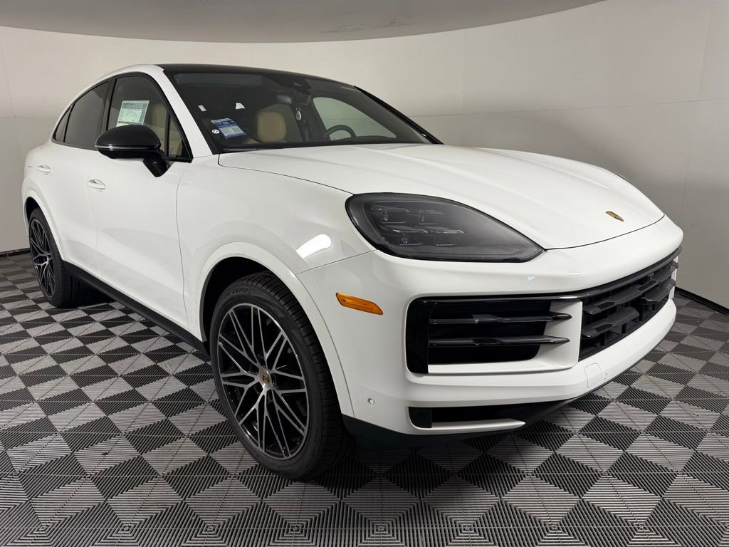 Certified 2025 Porsche Cayenne Coupe image 9
