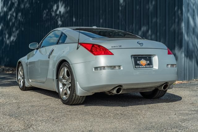 Used 2008 Nissan 350Z Touring RWD image 4