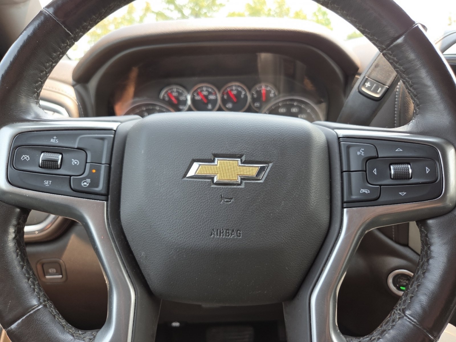 Used 2021 Chevrolet Silverado 1500 LT w/ Z71 Off-Road Package AWD/4WD image 33