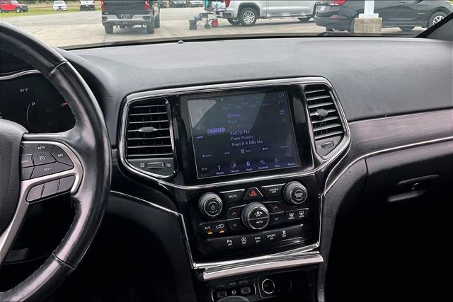 Used 2019 Jeep Grand Cherokee Limited AWD/4WD image 9