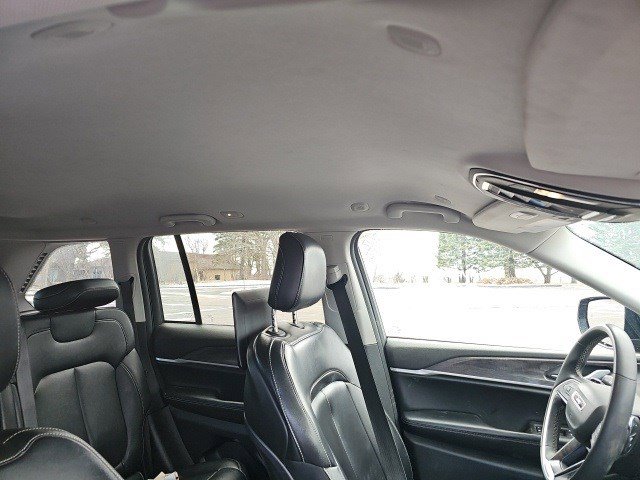 Used 2023 Jeep Grand Cherokee Limited w/ Luxury Tech Group II image 13