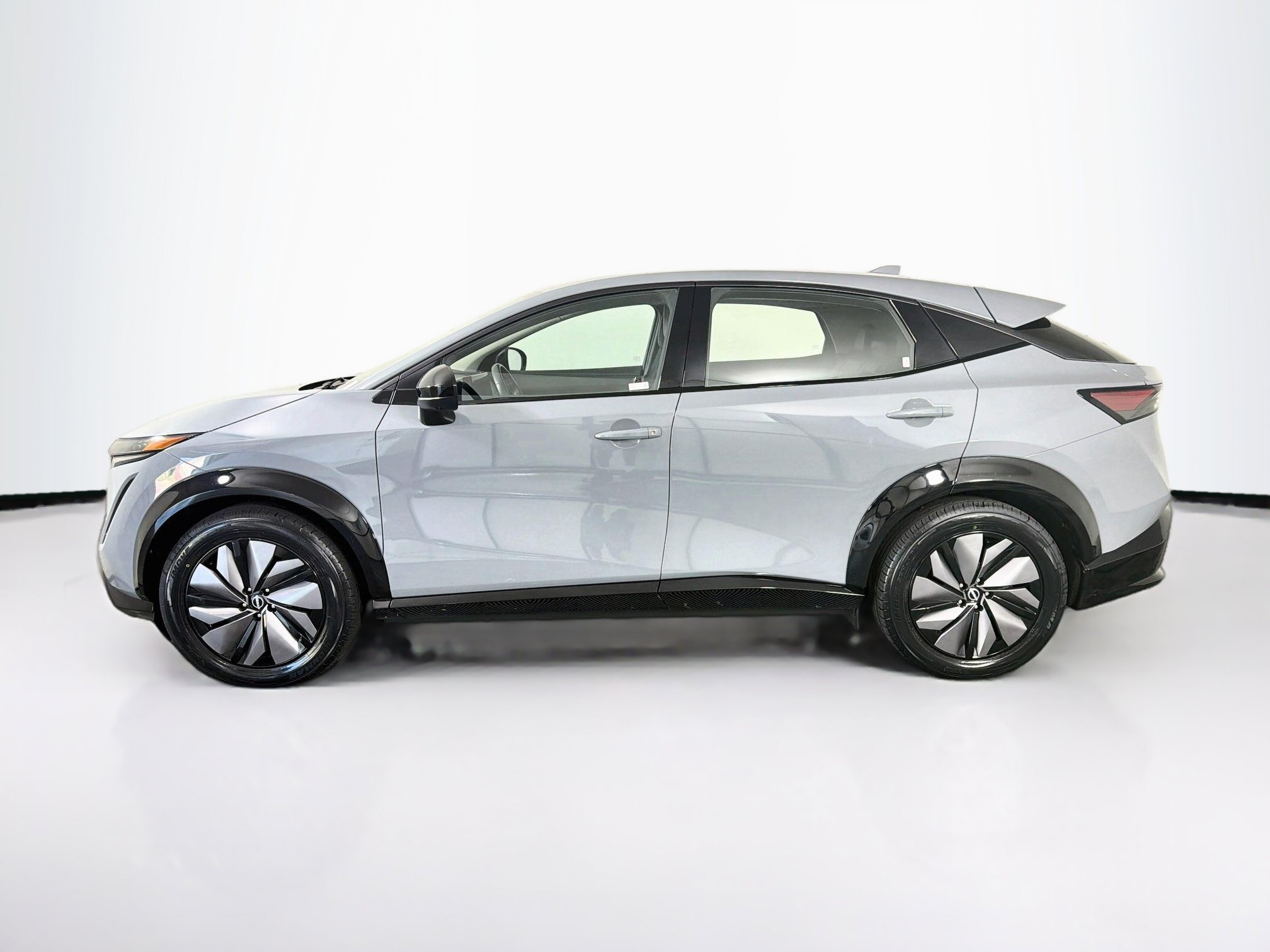 Used 2024 Nissan Ariya AWD image 4