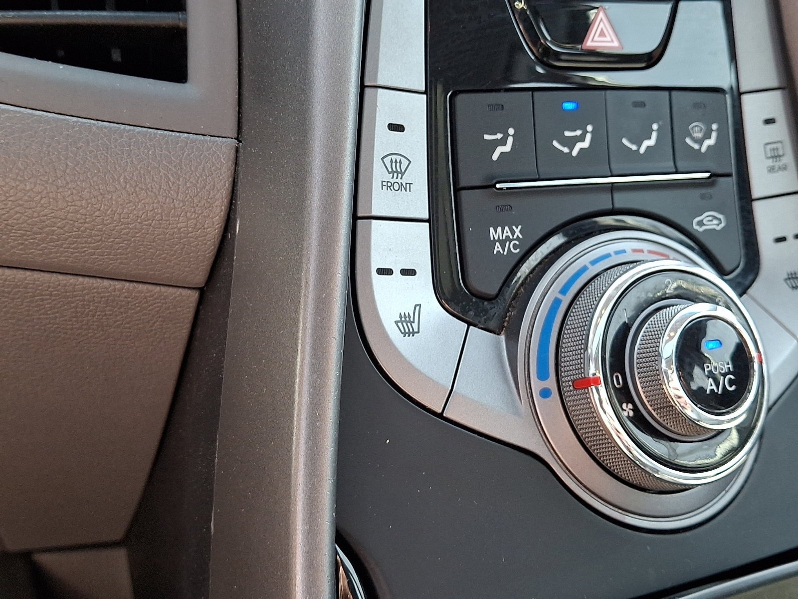 Used 2013 Hyundai Elantra Limited FWD image 24