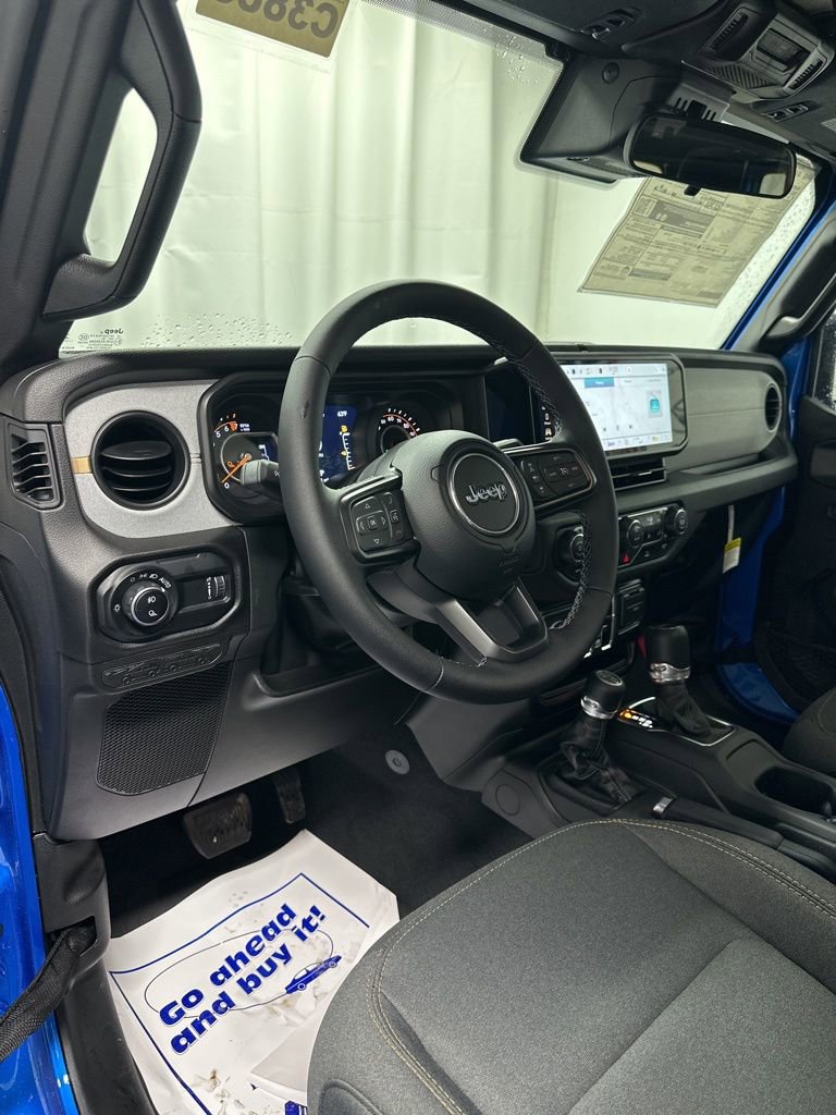 New 2025 Jeep Gladiator Sport AWD/4WD image 14