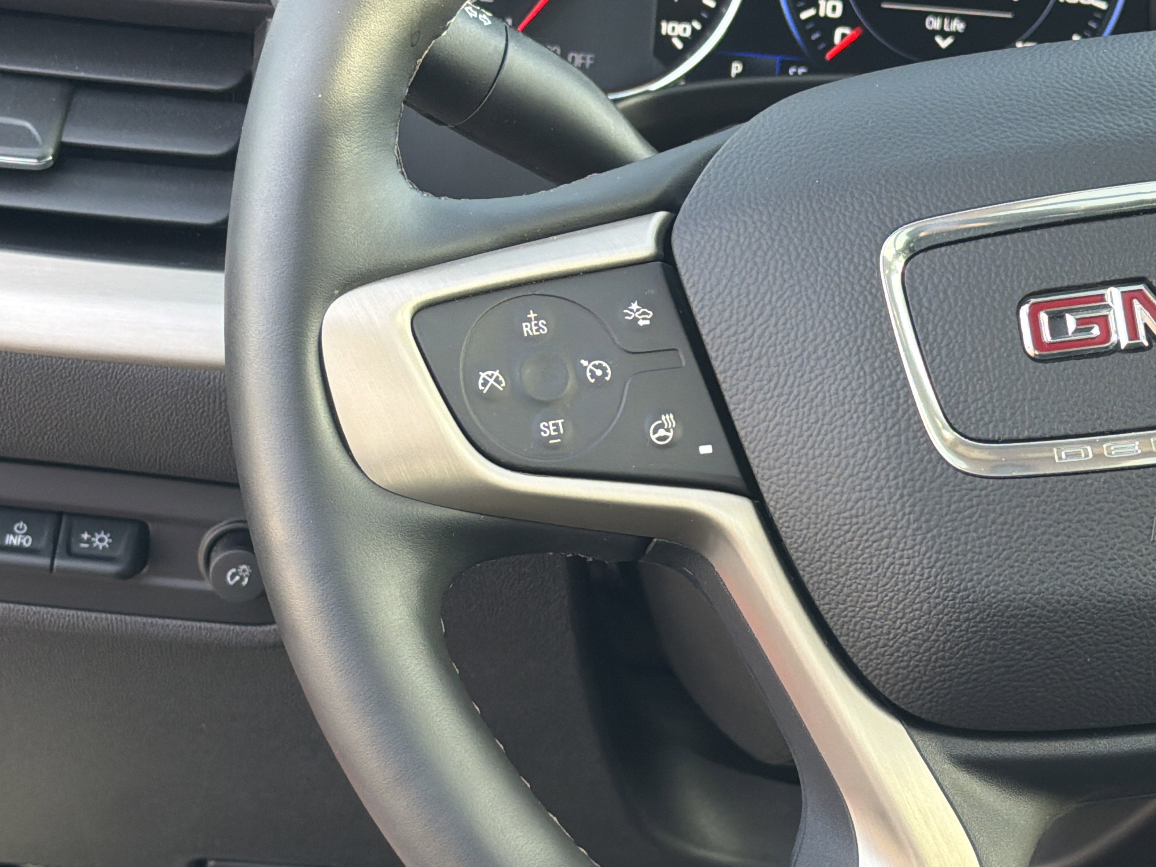 Used 2024 GMC Terrain Denali w/ Denali Premium Package image 27