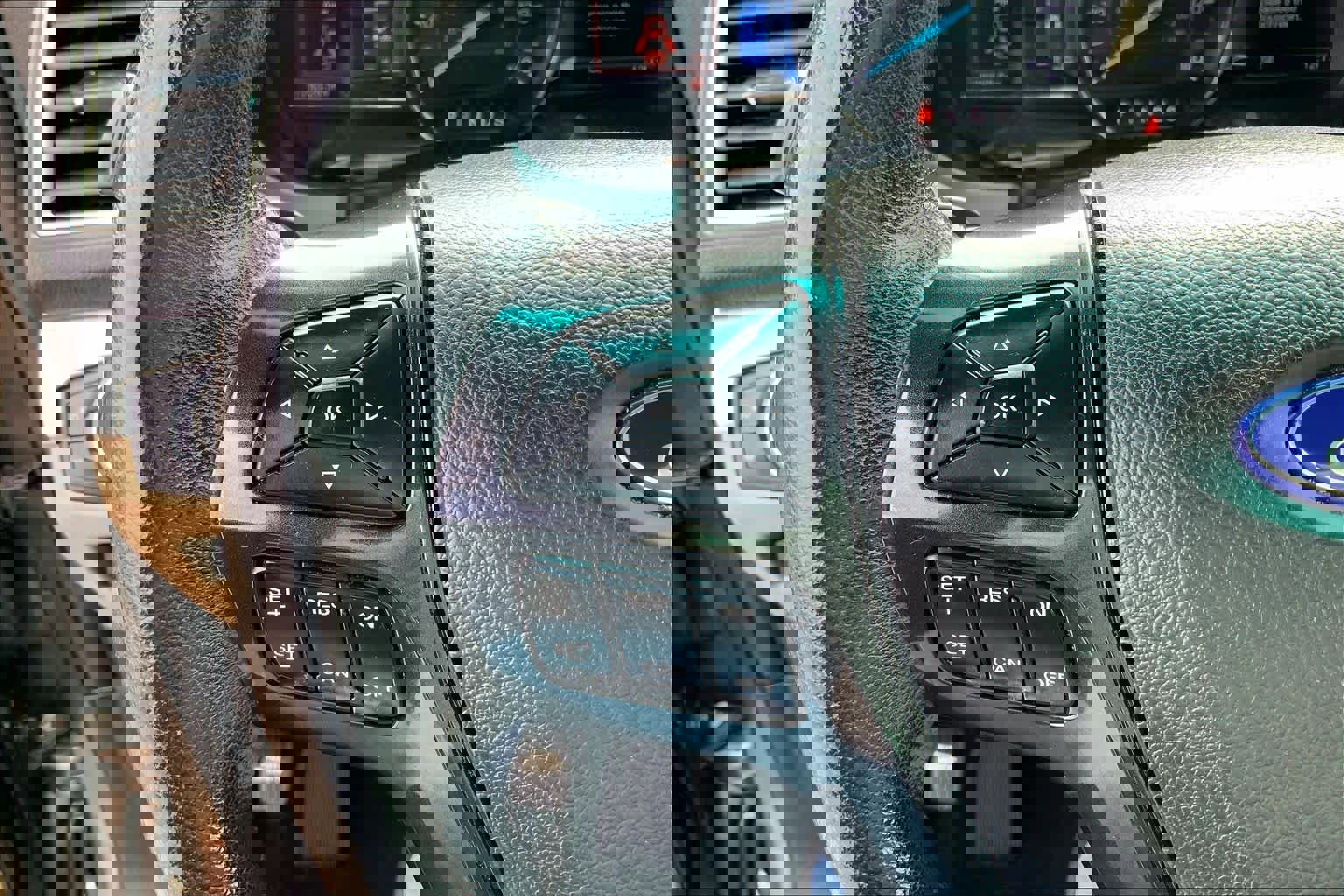 Used 2016 Ford Explorer XLT w/ Equipment Group 202A image 23