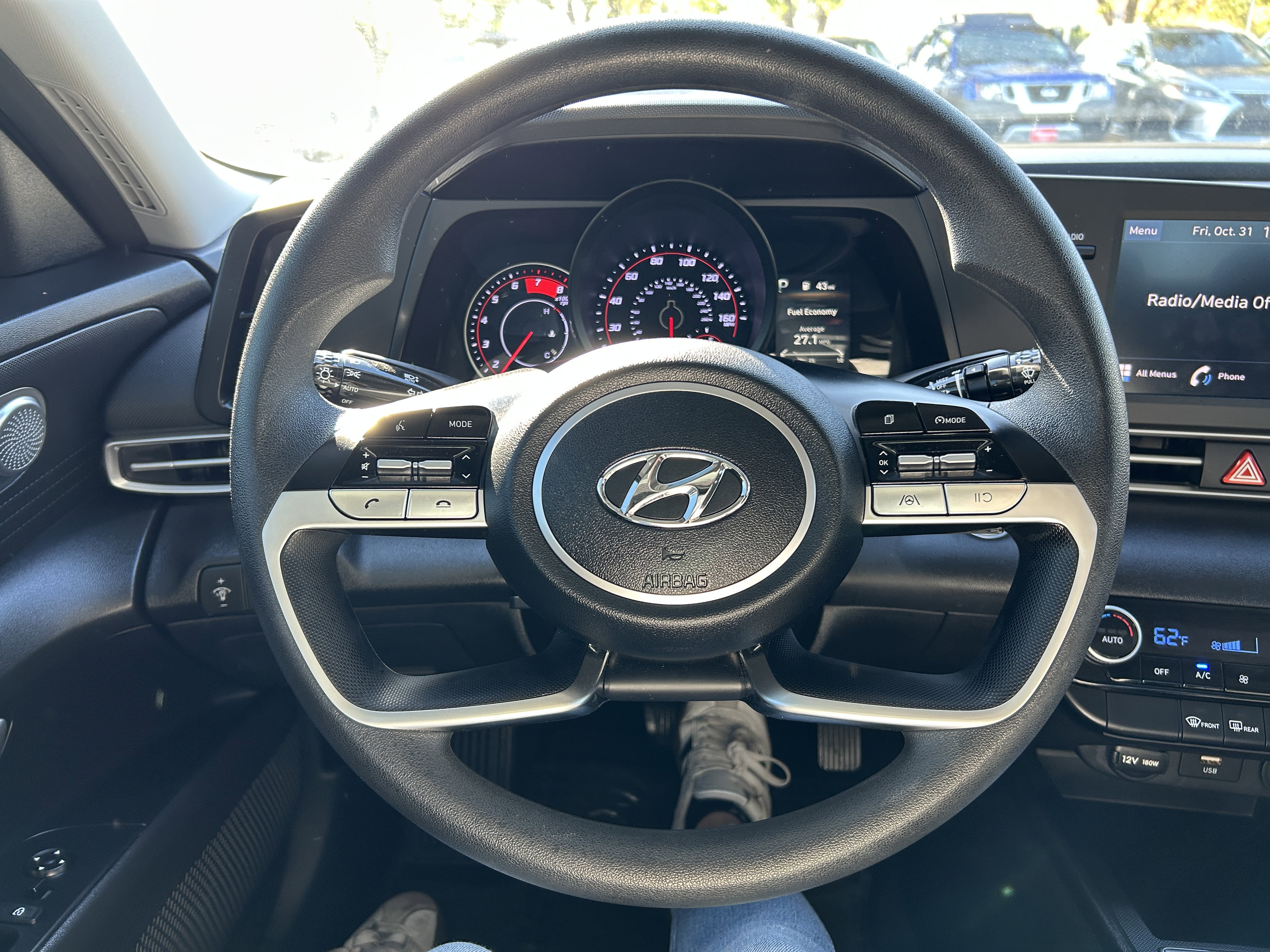 Used 2023 Hyundai Elantra SEL image 11