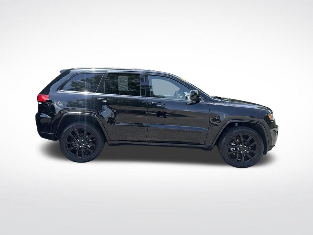 Used 2022 Jeep Grand Cherokee Laredo X AWD/4WD image 4