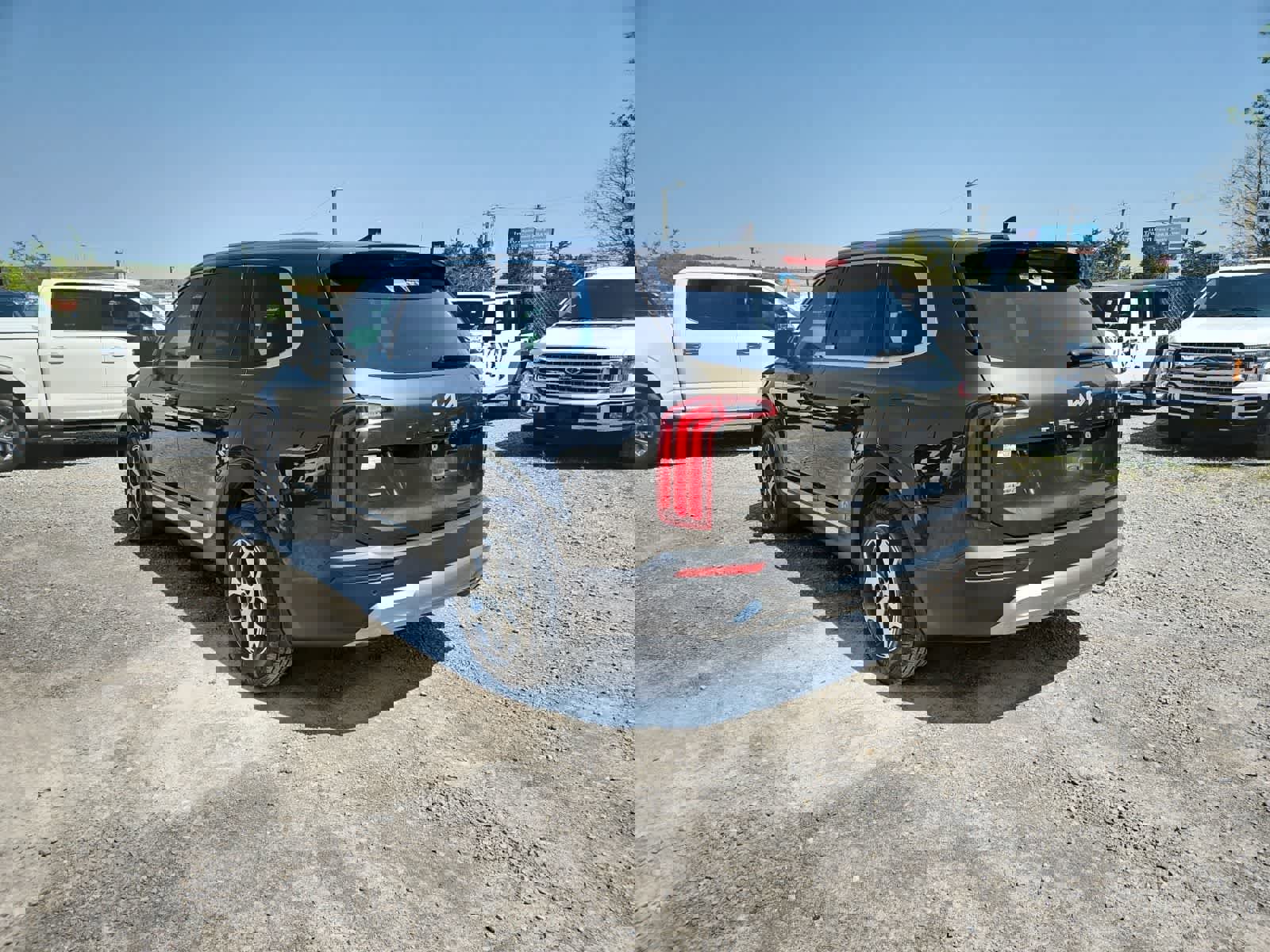 Used 2022 Kia Telluride EX image 3