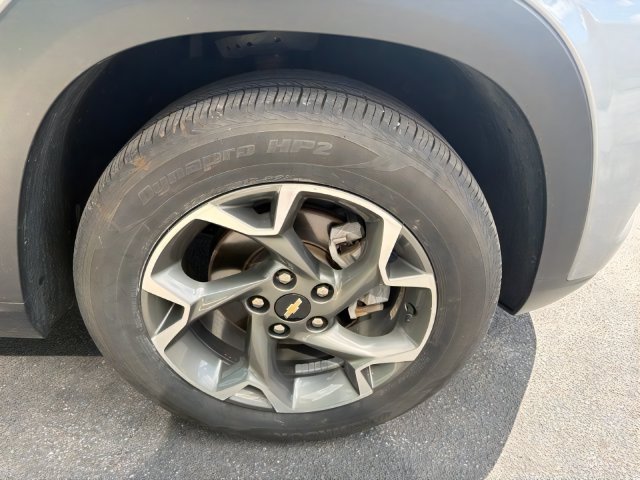 Used 2024 Chevrolet Trax LT w/ Sunroof Package FWD image 10