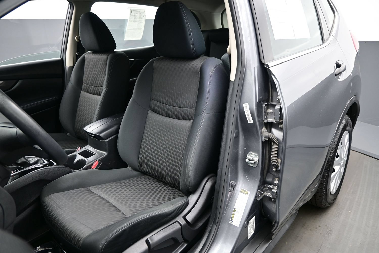 Used 2020 Nissan Rogue S FWD image 11