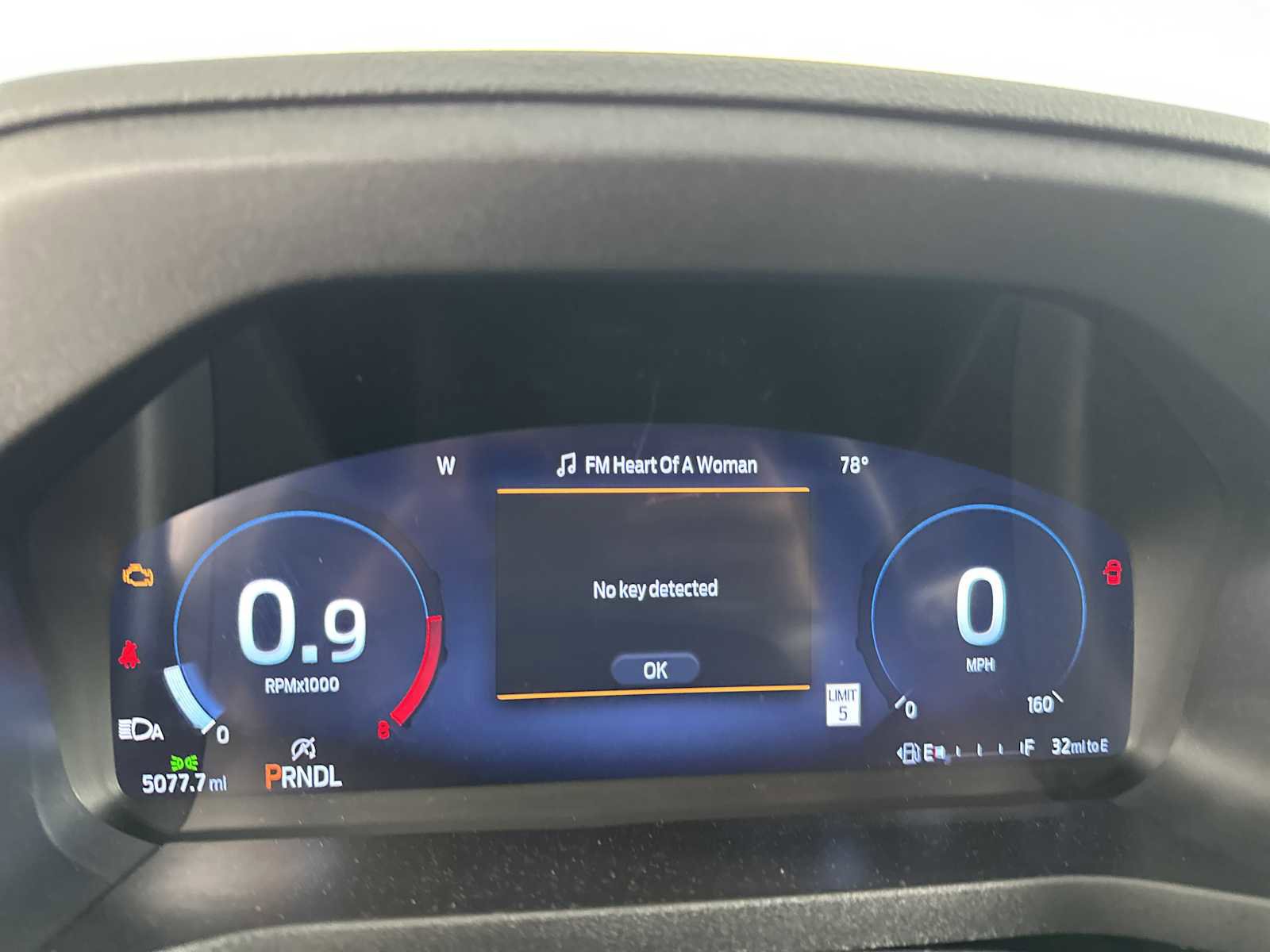 Used 2025 Ford Explorer Active w/ Active Comfort Package RWD image 18