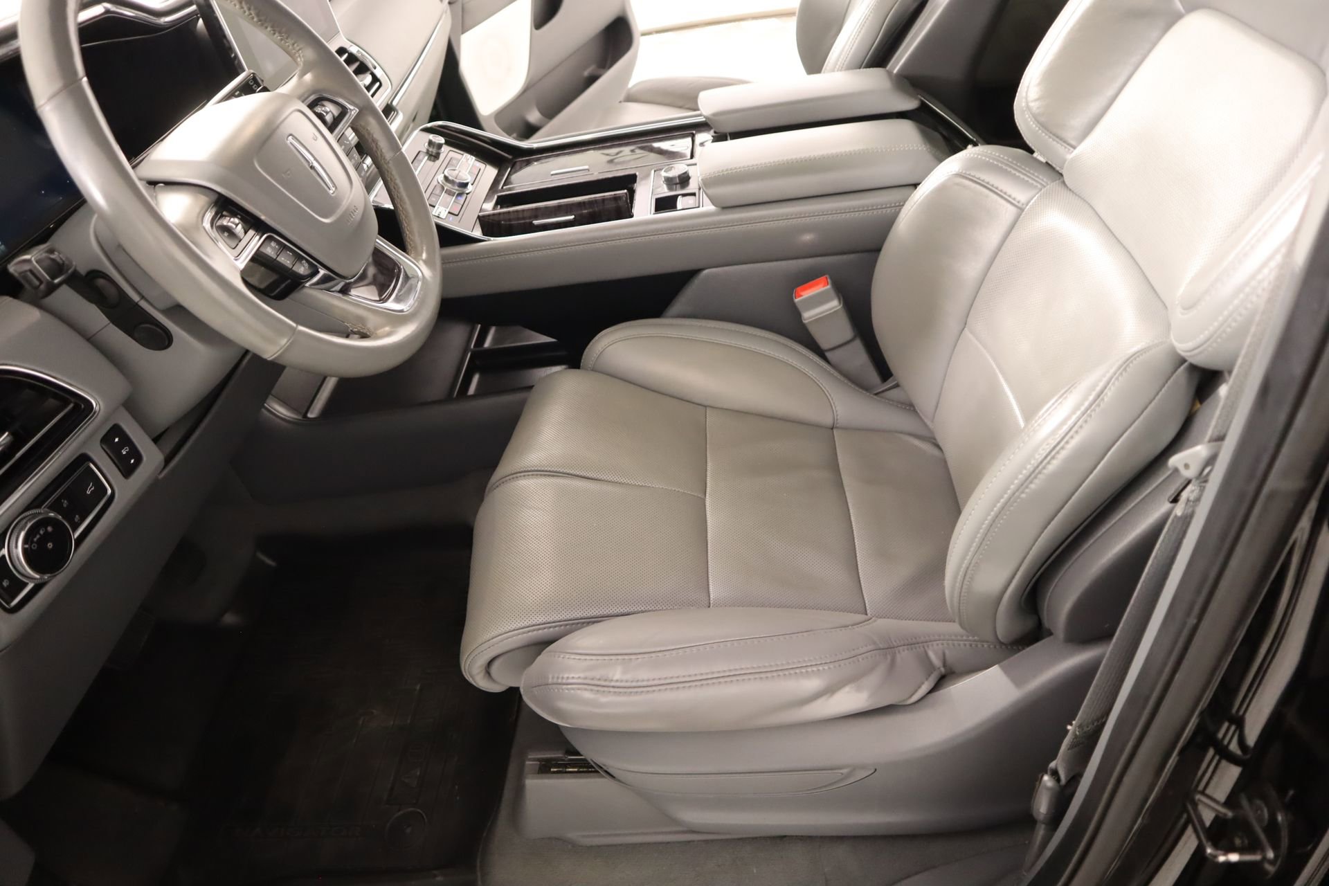 Used 2020 Lincoln Navigator Reserve w/ Luxury Package image 12