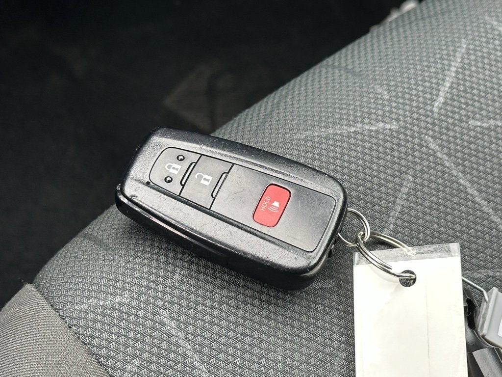 Used 2023 Toyota RAV4 XLE image 31