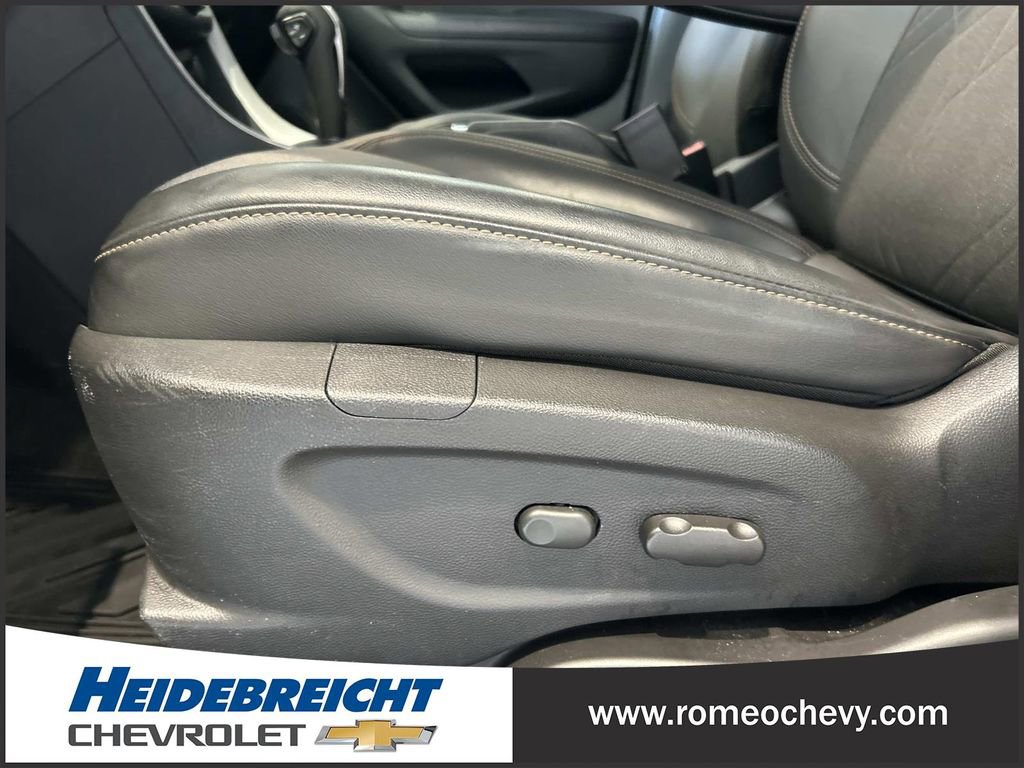 Certified 2022 Chevrolet Trax LT w/ LT Convenience Package image 15