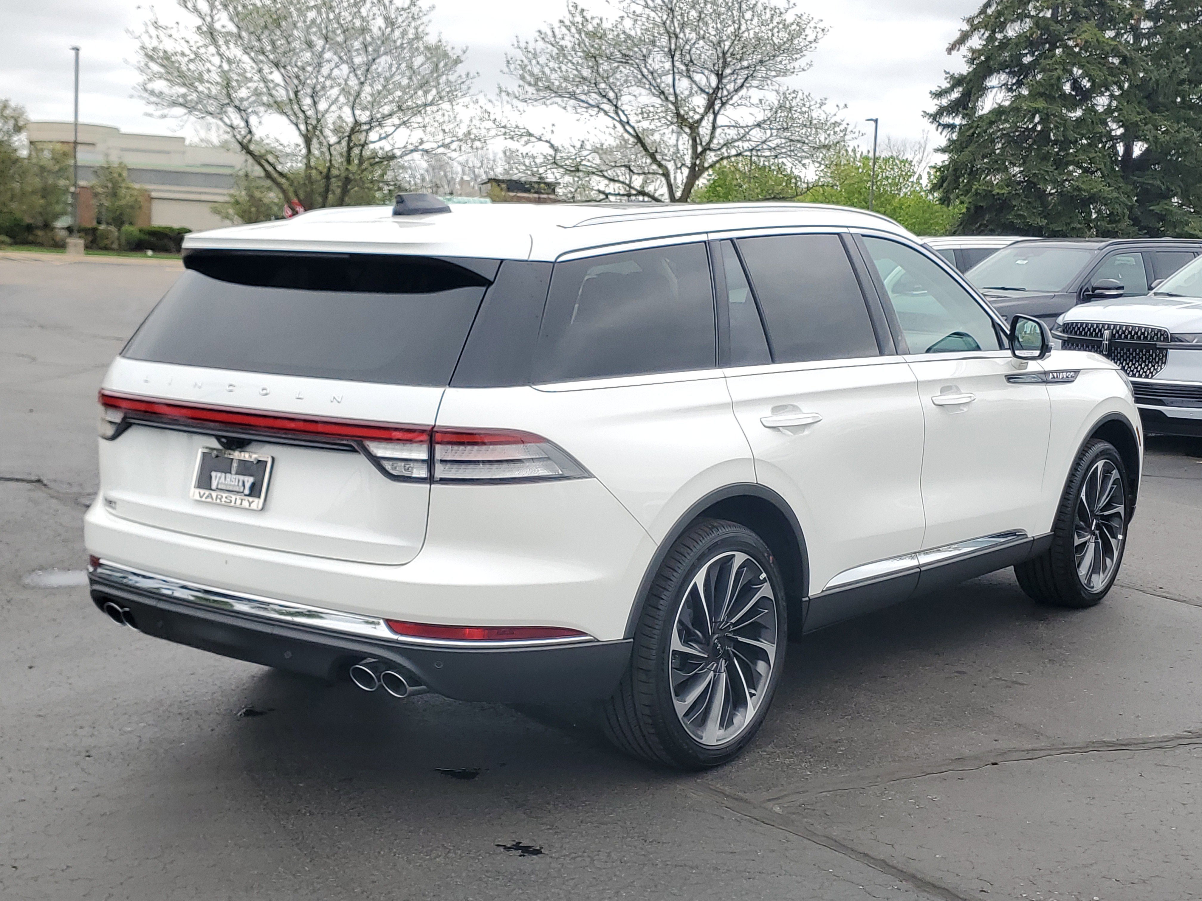 New 2026 Lincoln Aviator Reserve AWD/4WD image 4