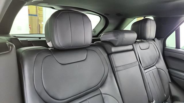 Used 2025 Land Rover Range Rover Sport SE image 27