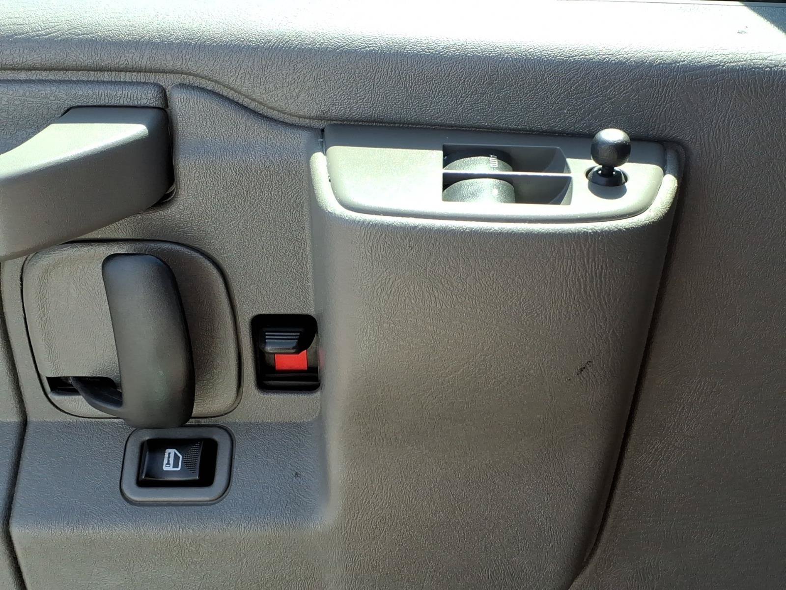 Used 2025 Chevrolet Express 2500 w/ Driver Convenience Package RWD image 15