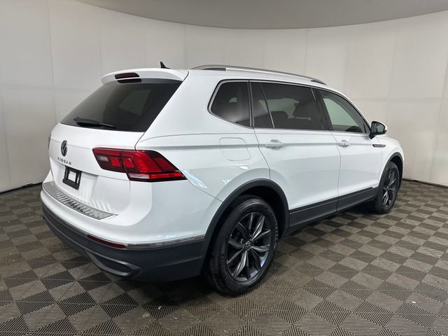 Used 2022 Volkswagen Tiguan SE image 3