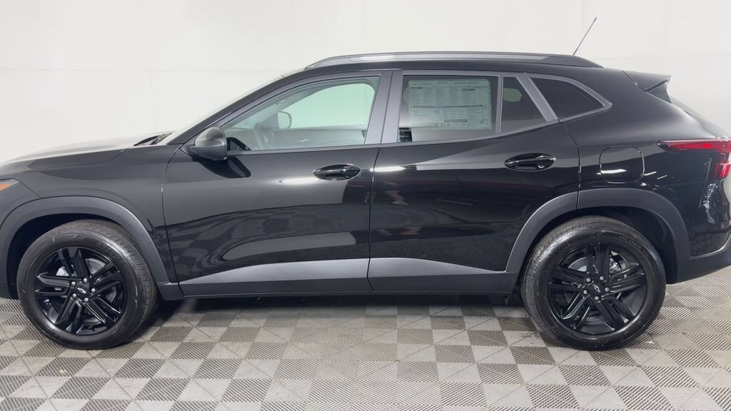 New 2026 Chevrolet Trax ACTIV w/ Sunroof Package FWD image 6