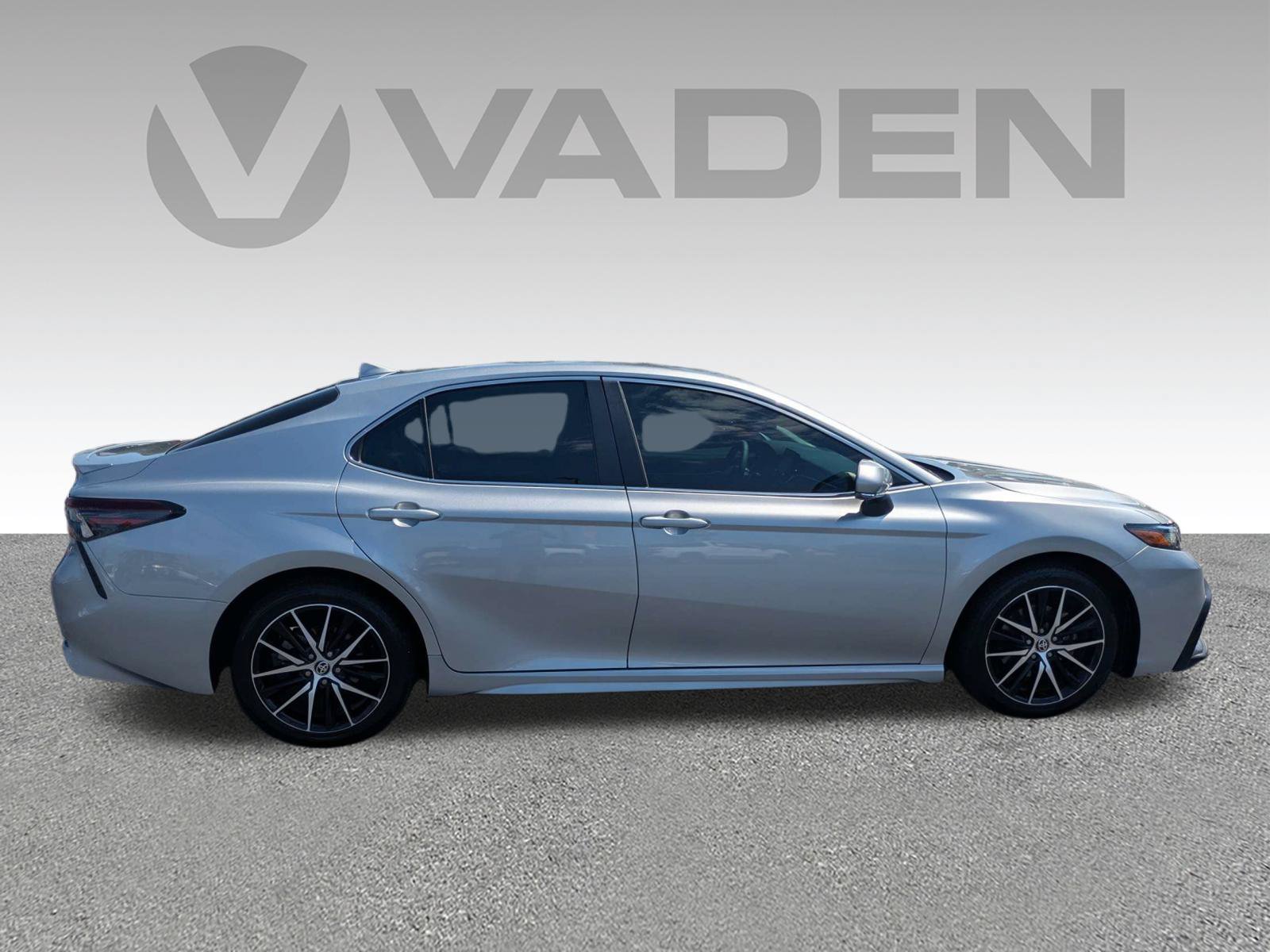 Used 2024 Toyota Camry SE FWD image 23
