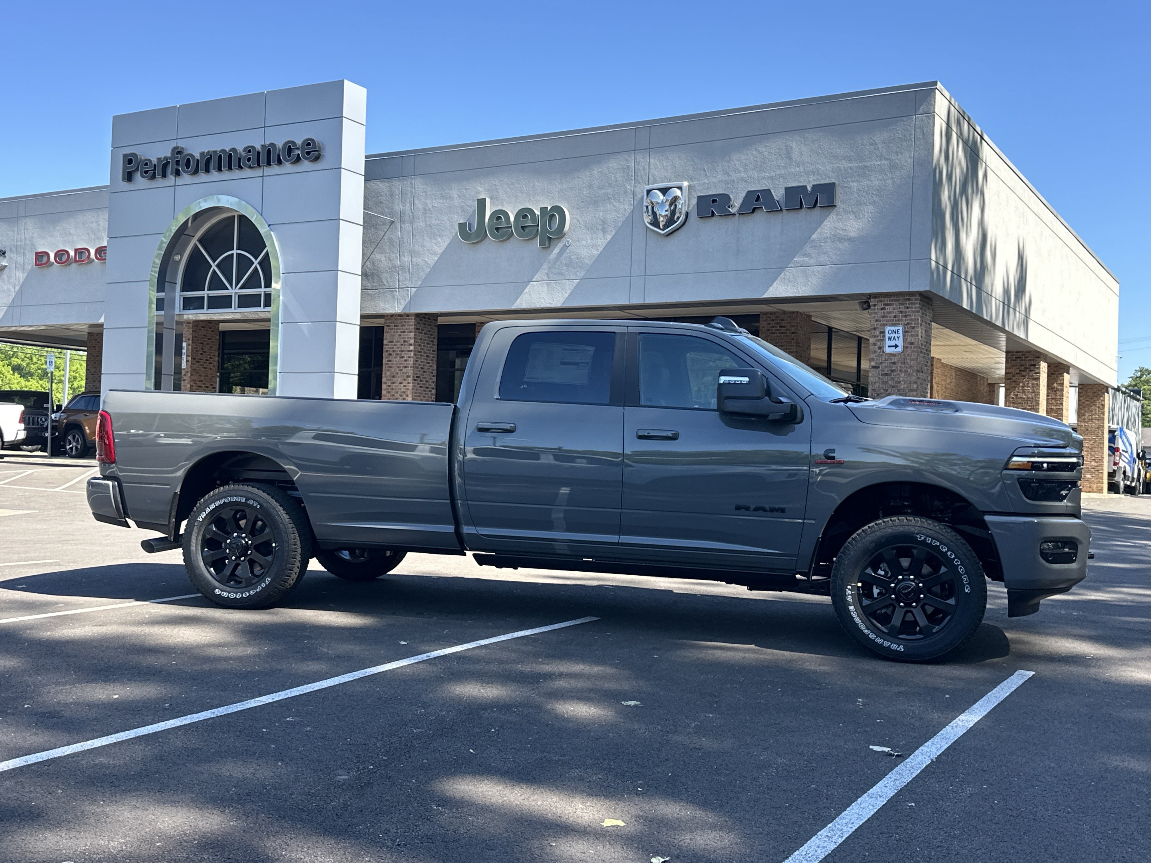New 2026 RAM 2500 Laramie AWD/4WD image 20