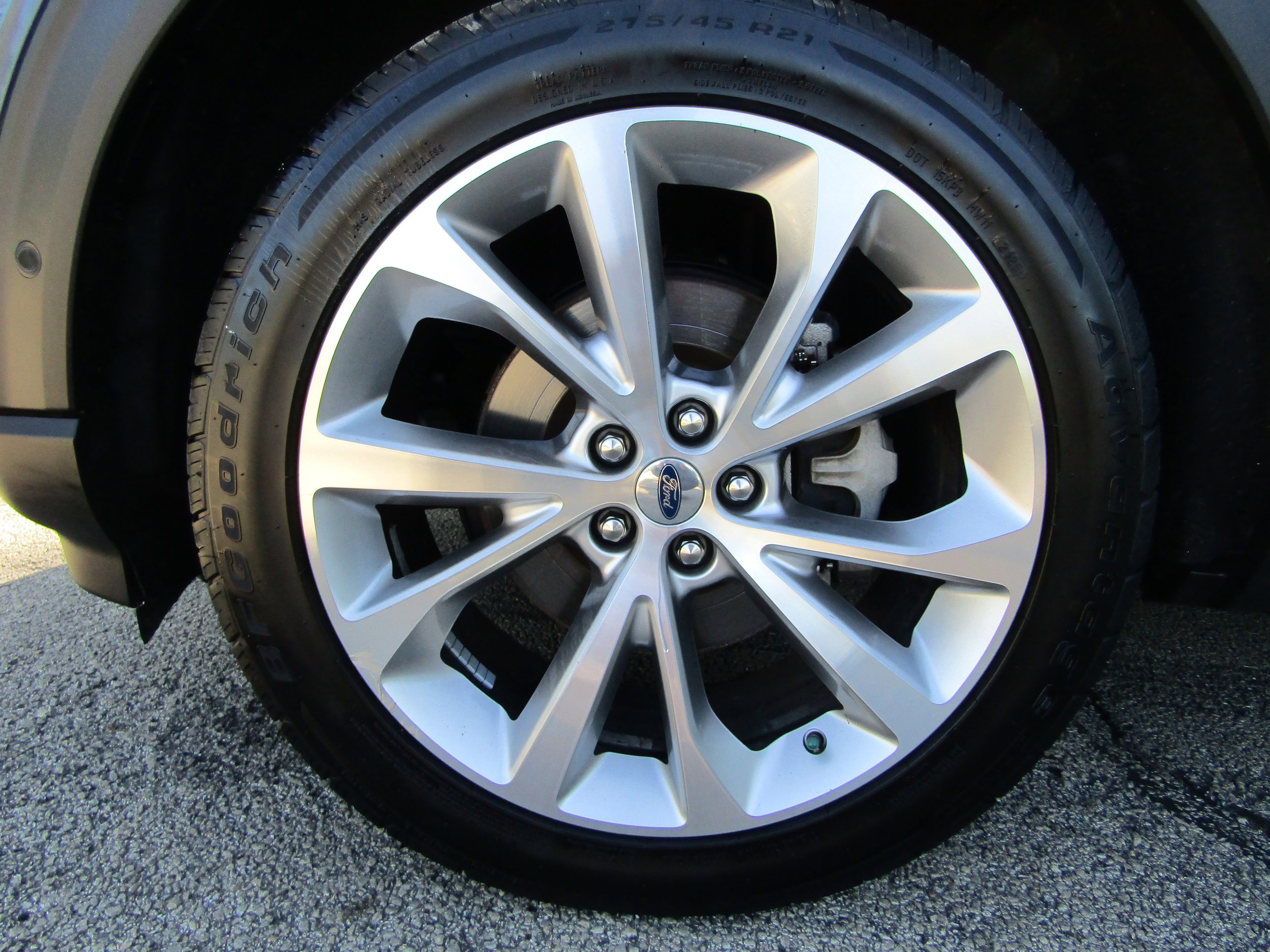 Used 2021 Ford Explorer Platinum w/ Equipment Group 601A AWD/4WD image 9